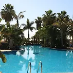 R2 Pajara Hotel